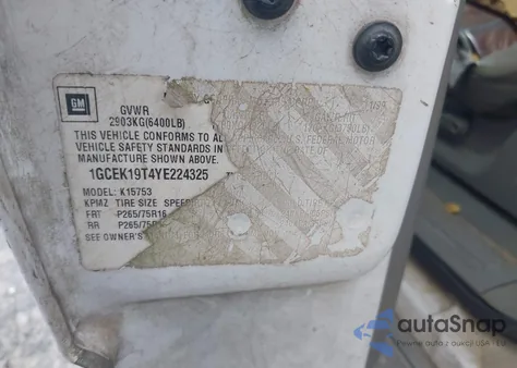 2000 Chevrolet Silverado K1500 из США, поврежденный, VIN 1GCEK19T4YE224325